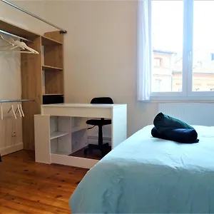 Chambre Privee Et Spacieuse Au Sein D'un Logement Partage - Central, Quartier Villebourbon - 3 Doubles - 2 Balcons - Places De Stationnements Gratuites - 5 Min A Pied Gare Et Hypercentre Montauban